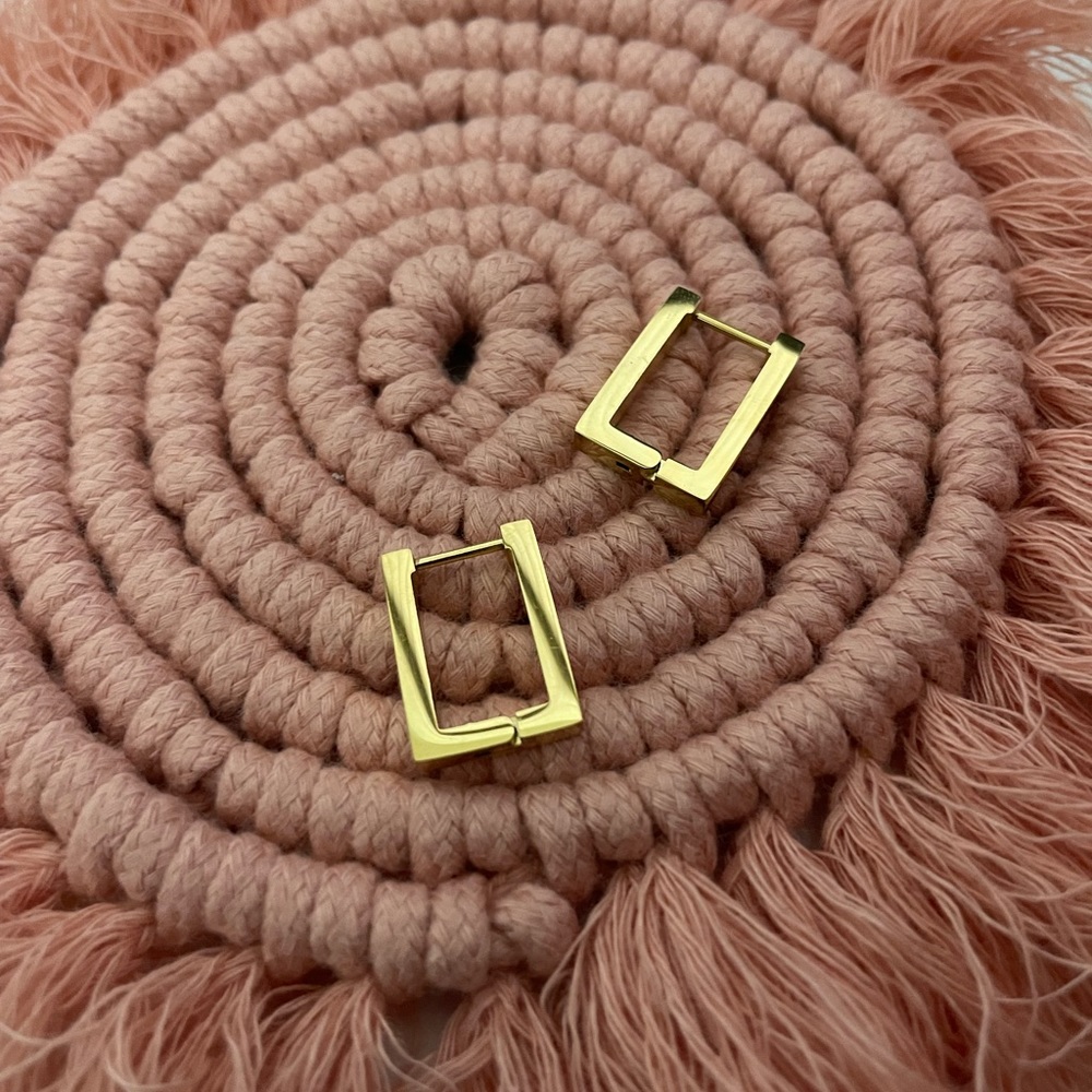 Rectangular earrings